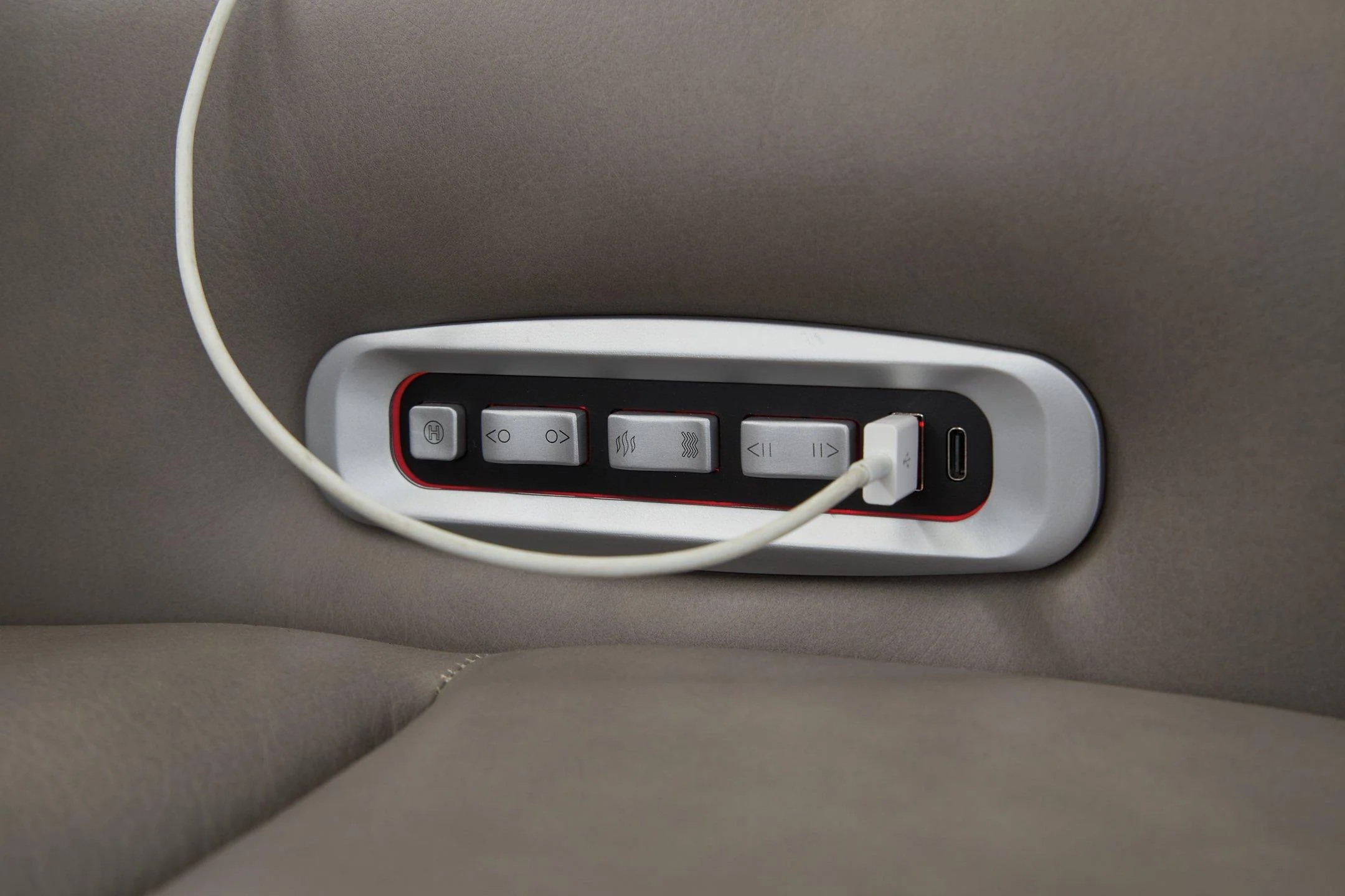 5Z-Comfort Power Reclining Loveseat with Console - Image 10