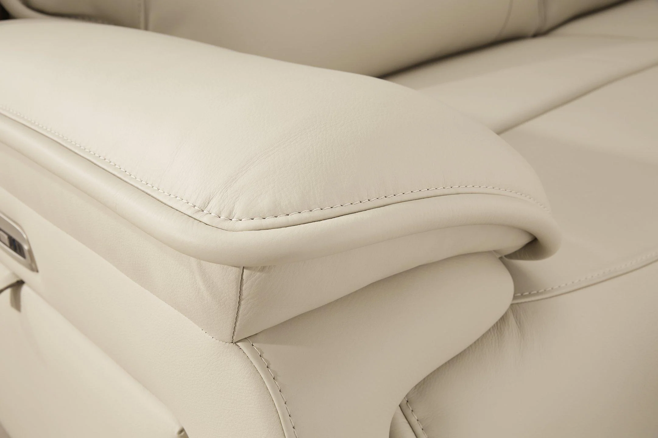 Double Deal Power Reclining Sectional - Image 29