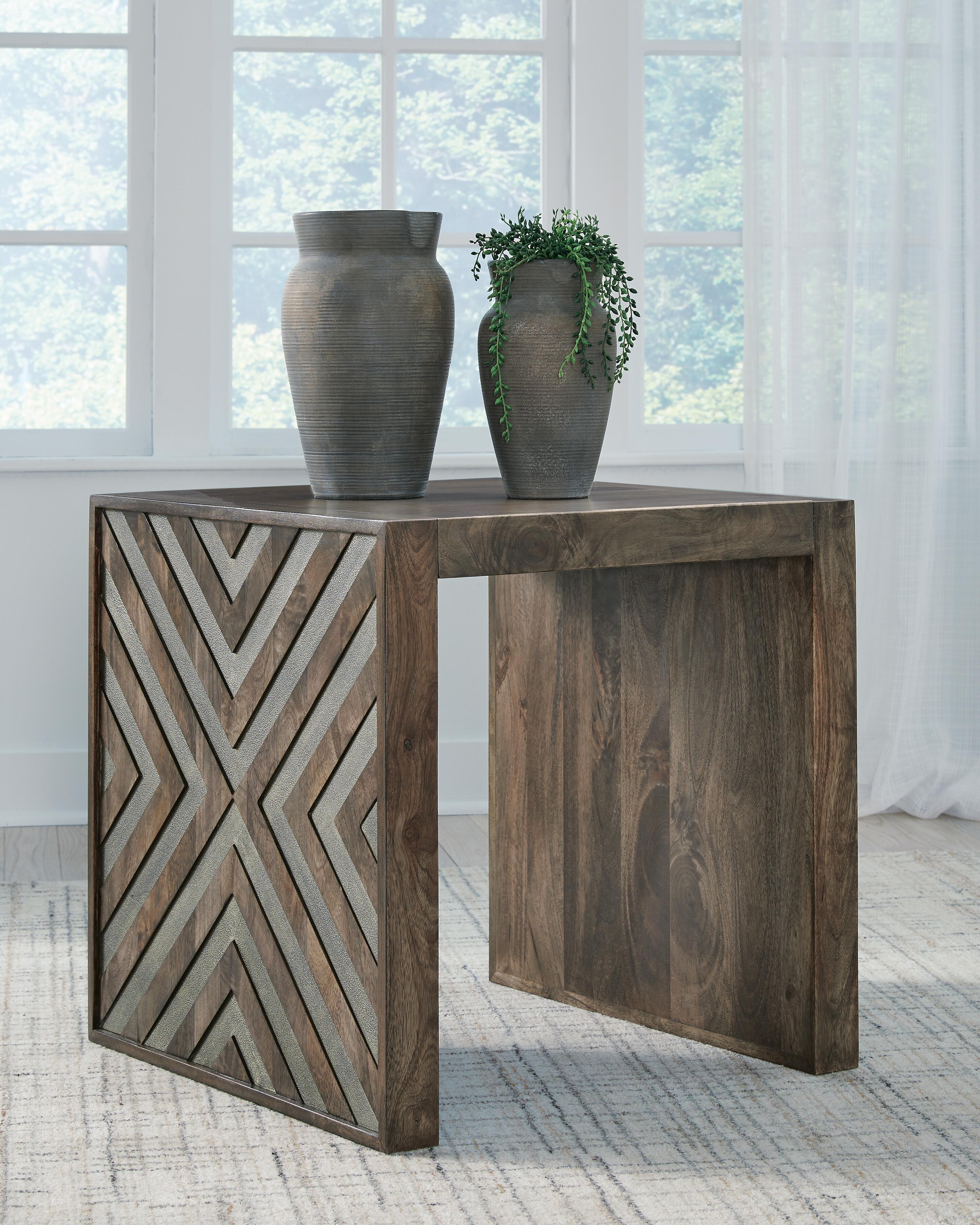 Dreggan End Table - Image 2