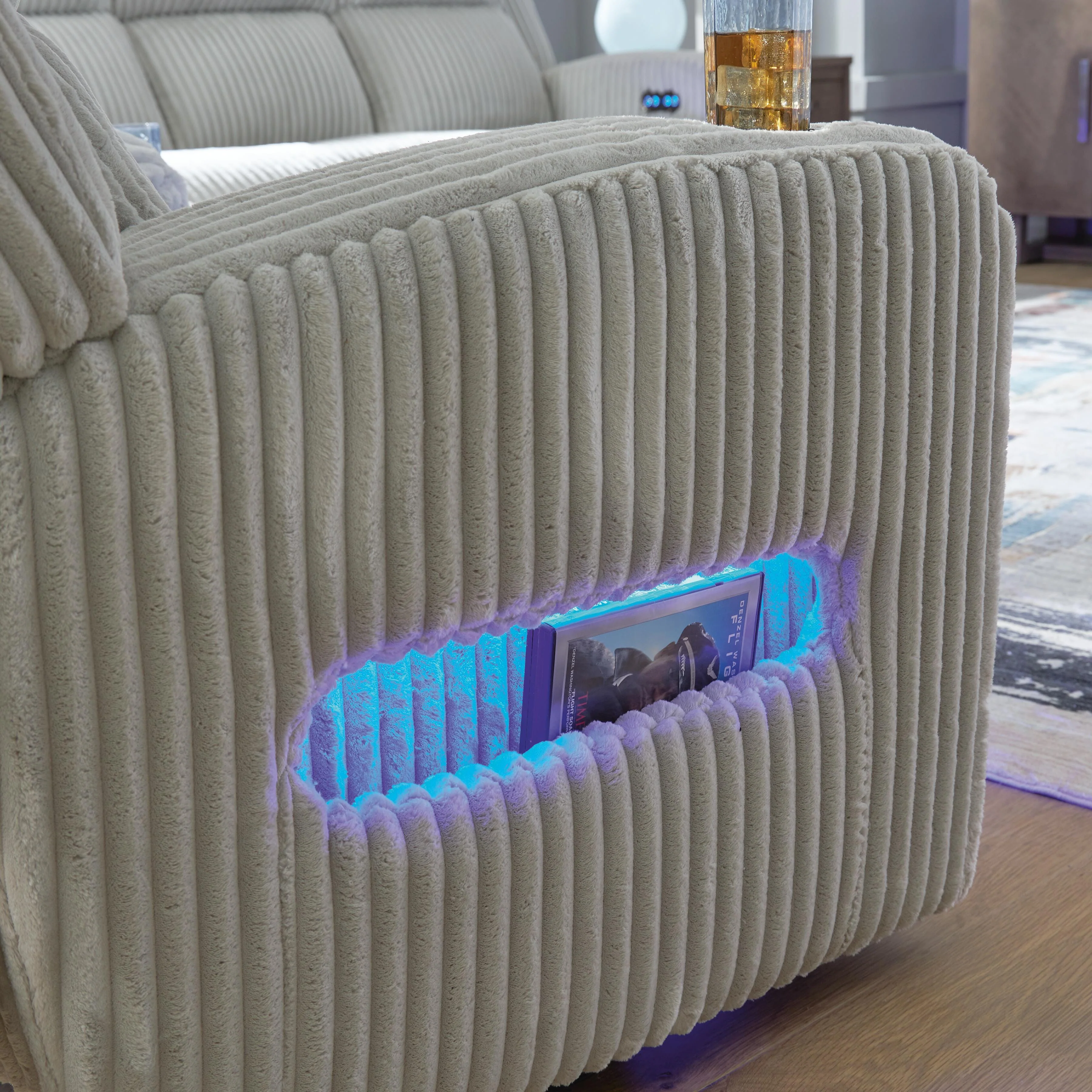 Forest Lake Power Reclining Loveseat with Console - Image 13