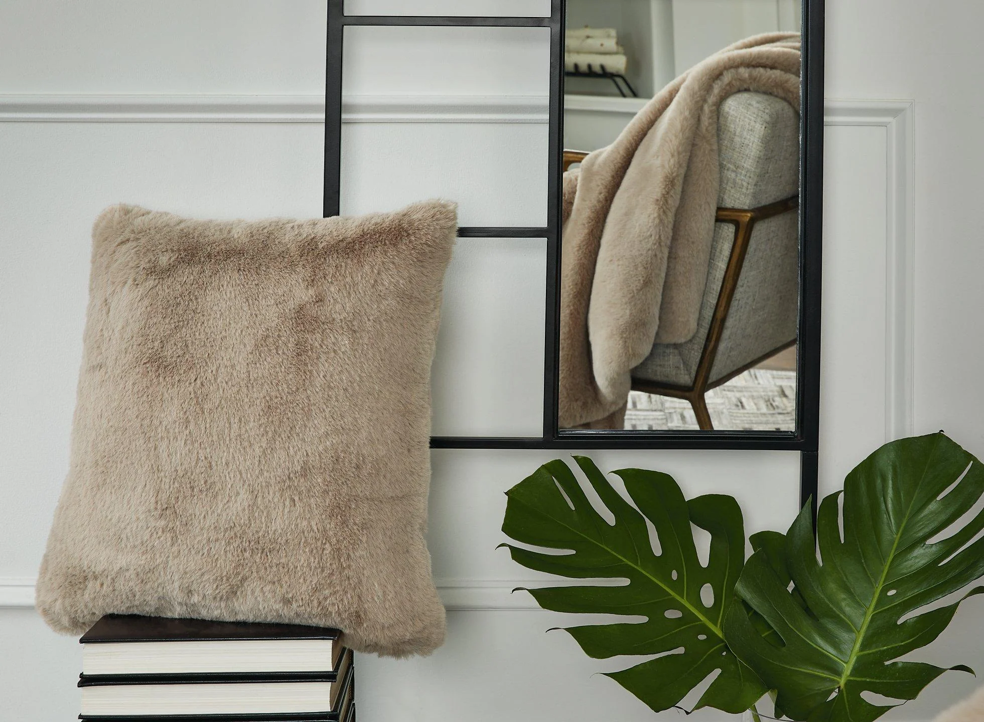 Gariland Pillow (Set of 4) - Image 8