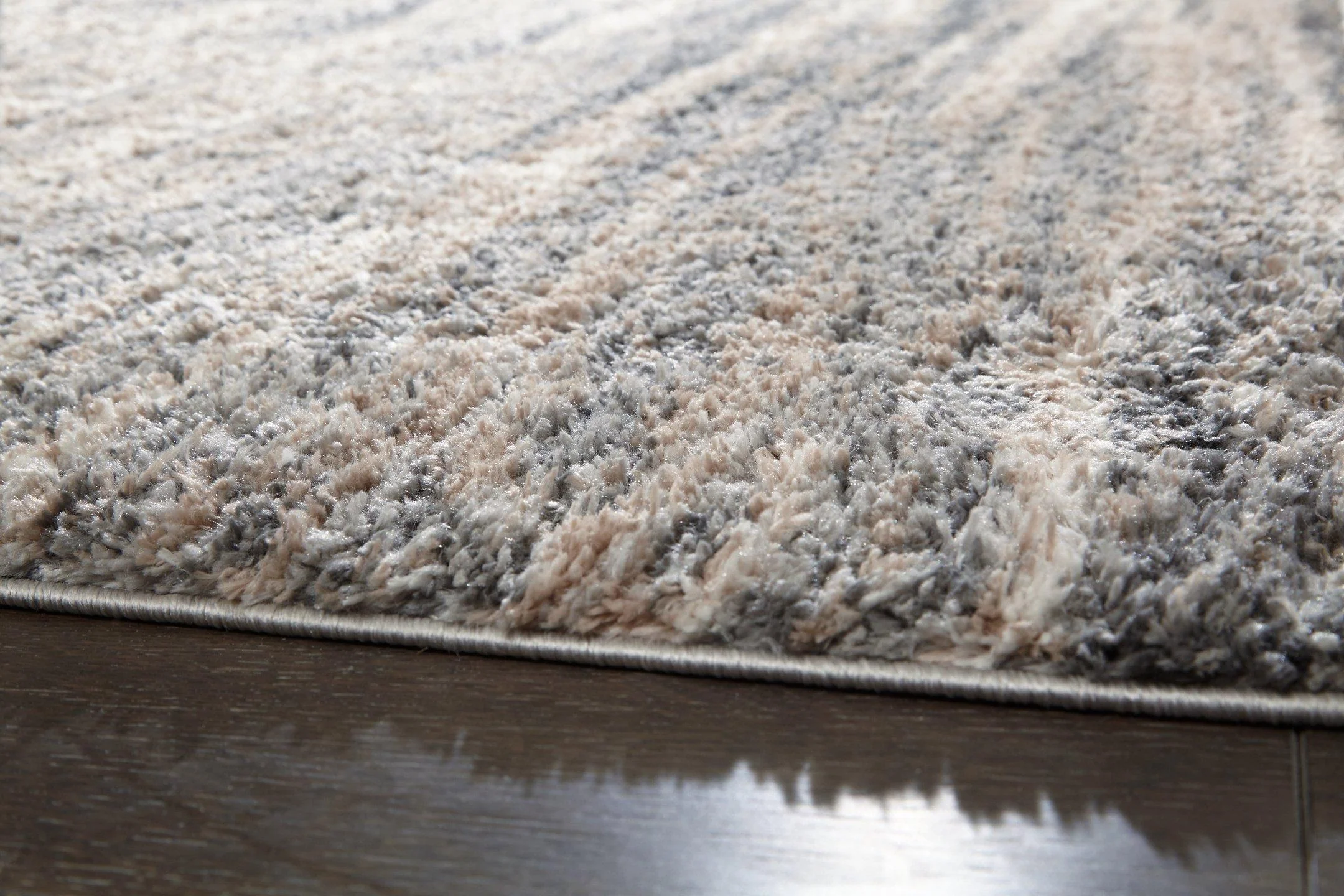 Gizela 7'10" x 10' Rug - Image 5