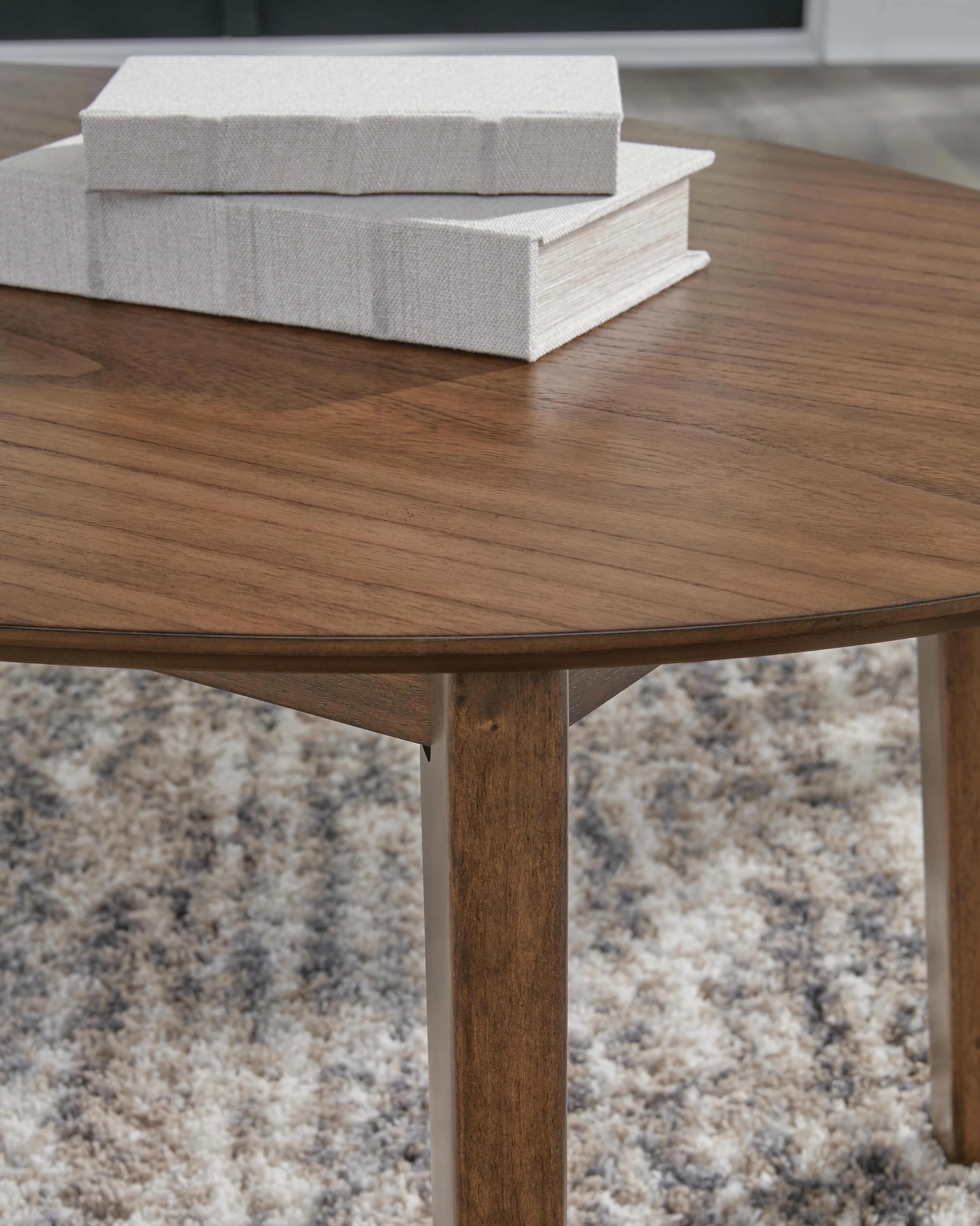 Gordonay Table (Set of 3) - Image 6