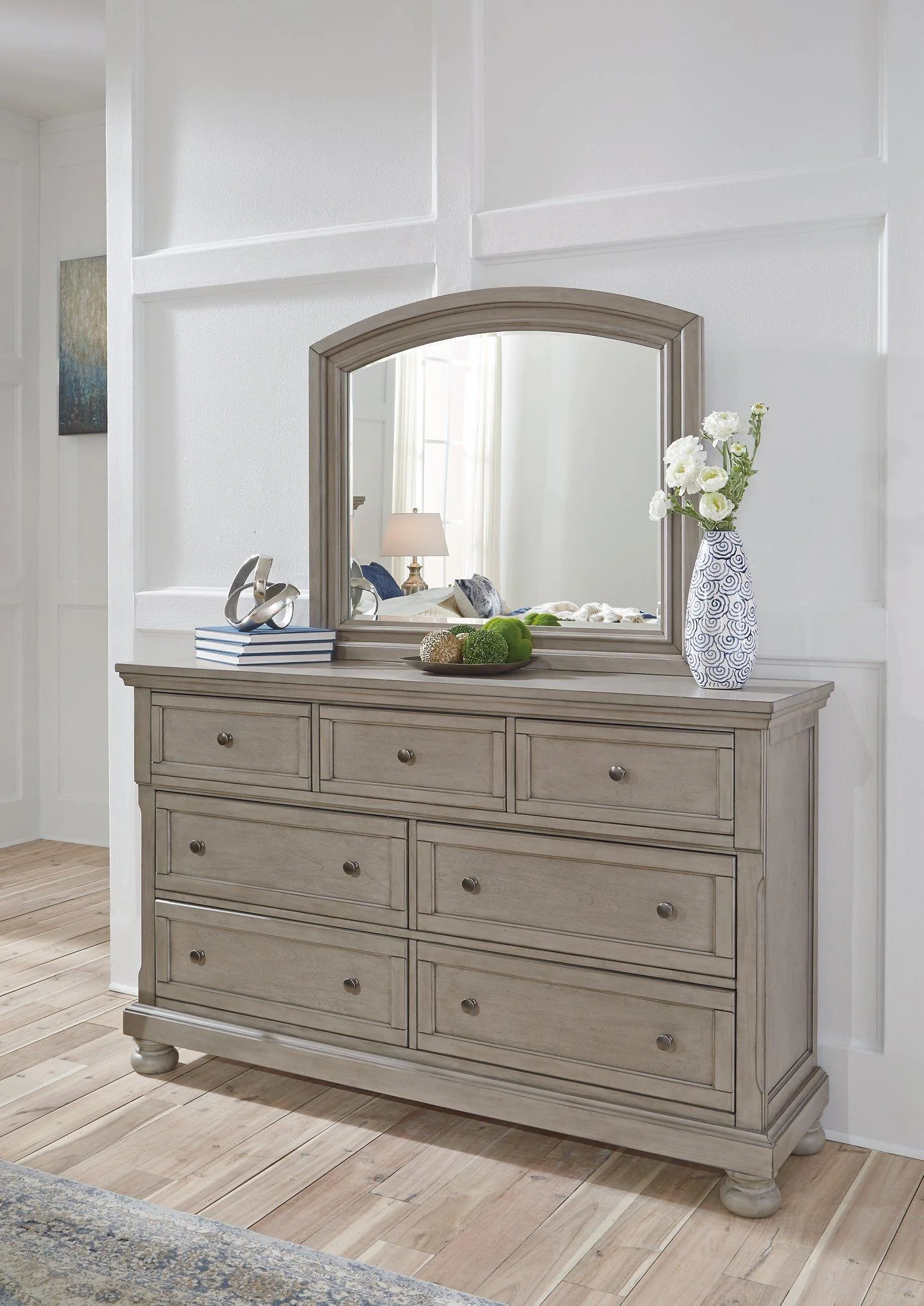 Lettner Dresser and Mirror - Image 2