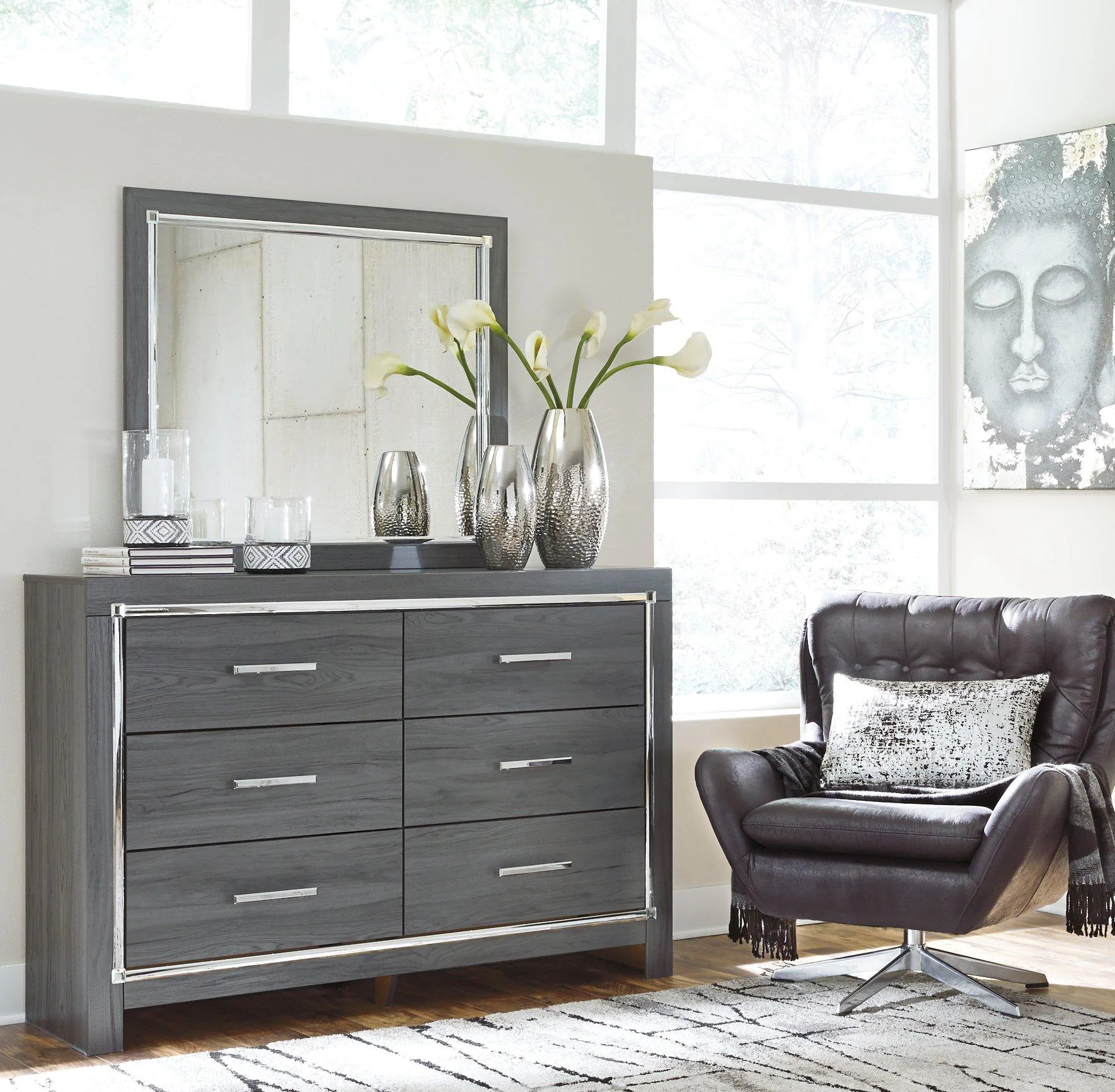 Lodanna Dresser and Mirror - Image 8