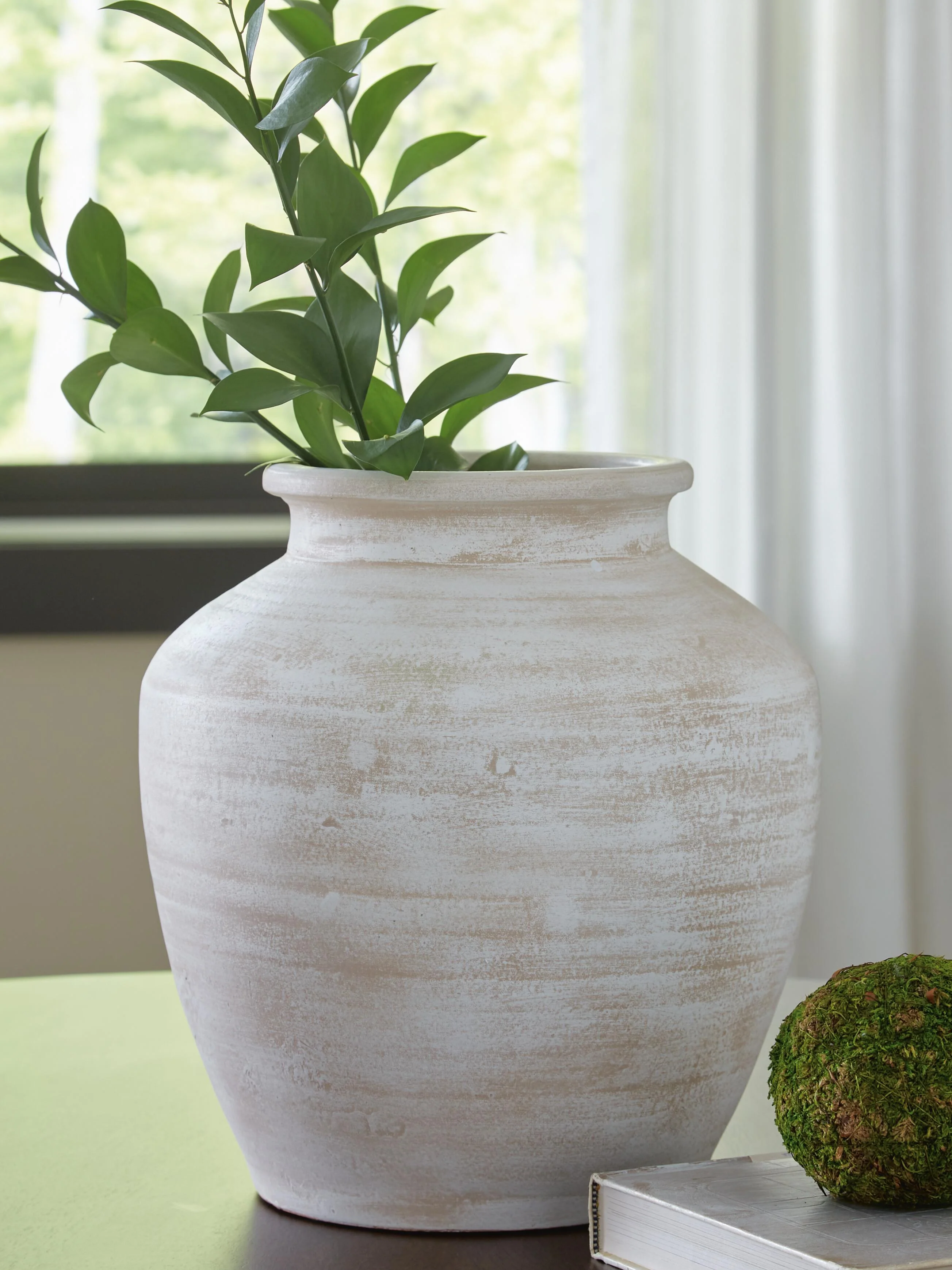 Meadie Vase - Image 13