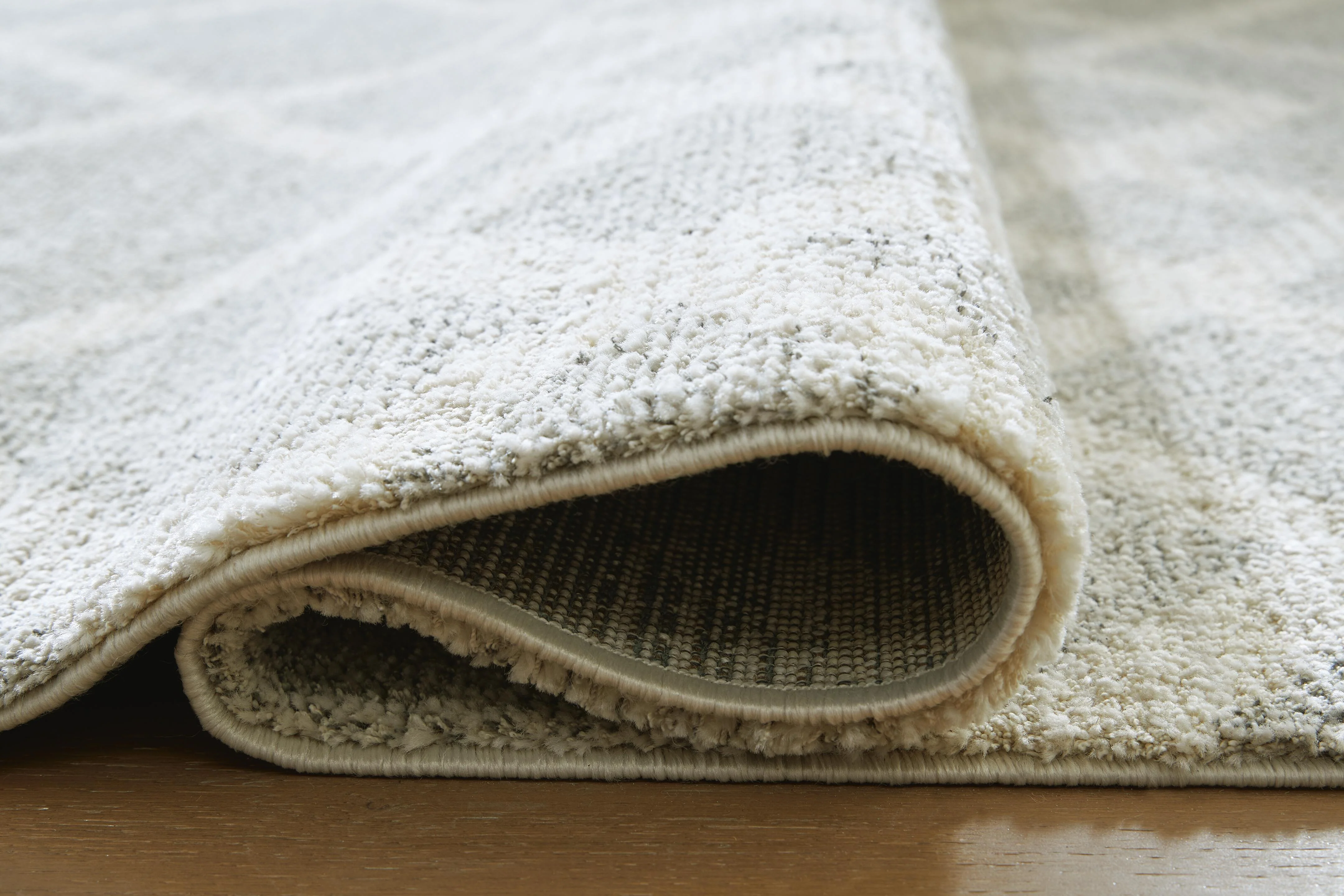 Unawick Large Rug - Image 6