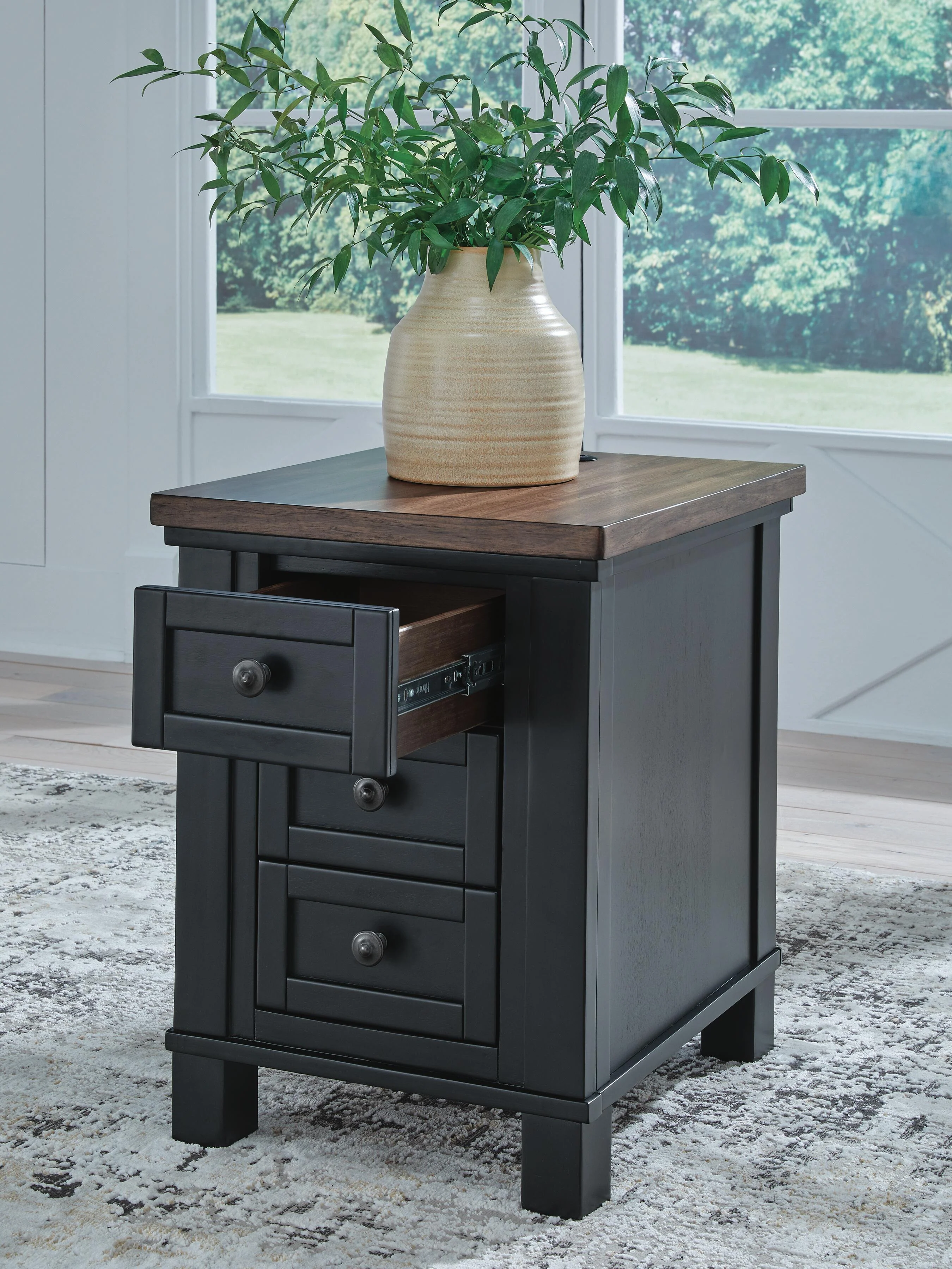 Wildenauer Chairside End Table - Image 10