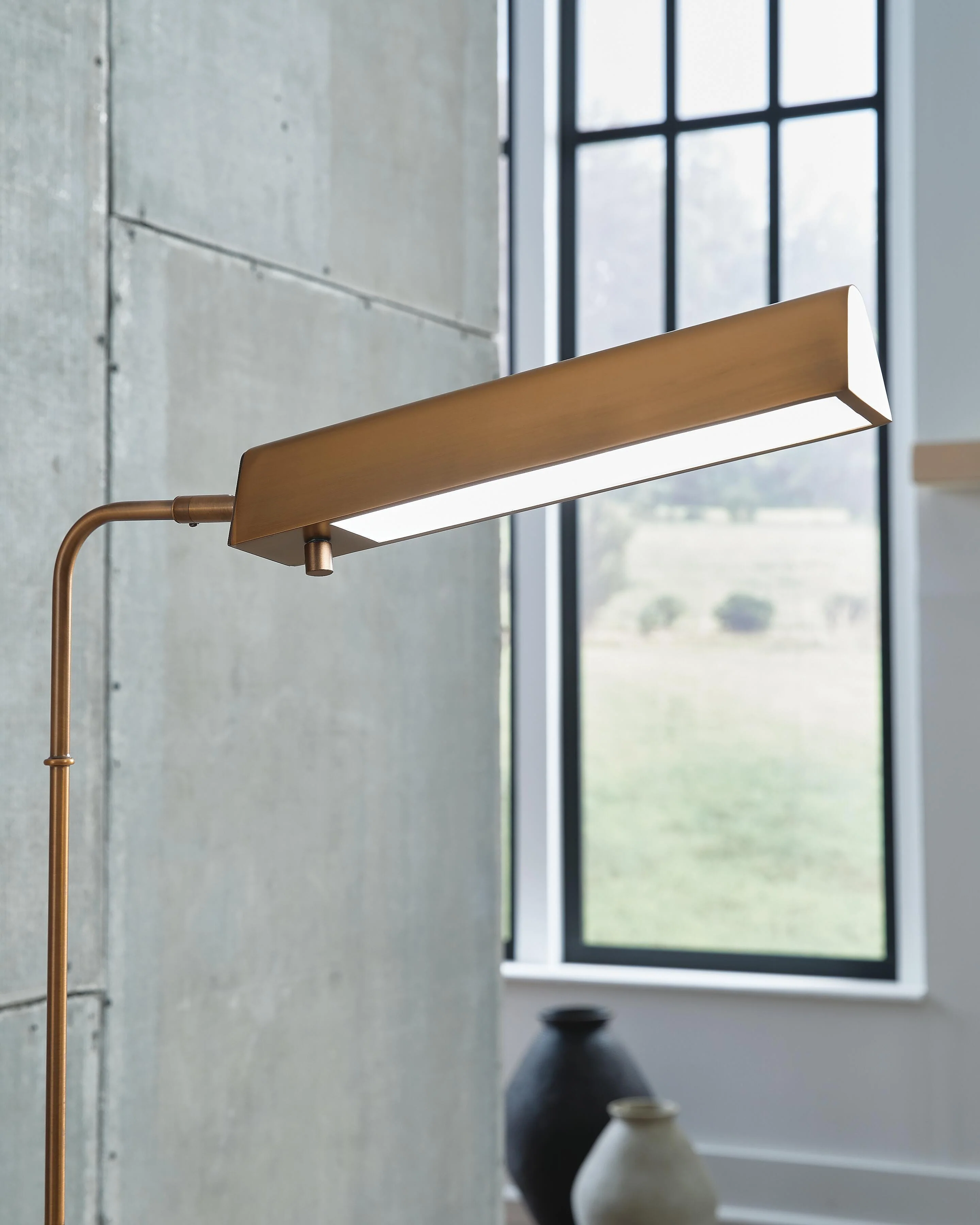 Yafe Floor Lamp - Image 7